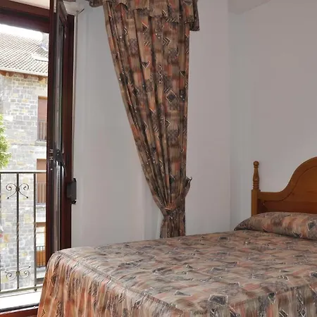 Castillo D'acher Hotel *