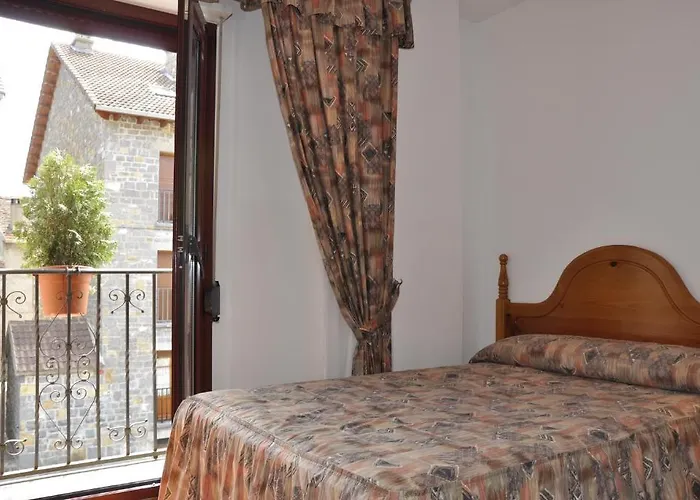 Castillo D'acher Hotel *